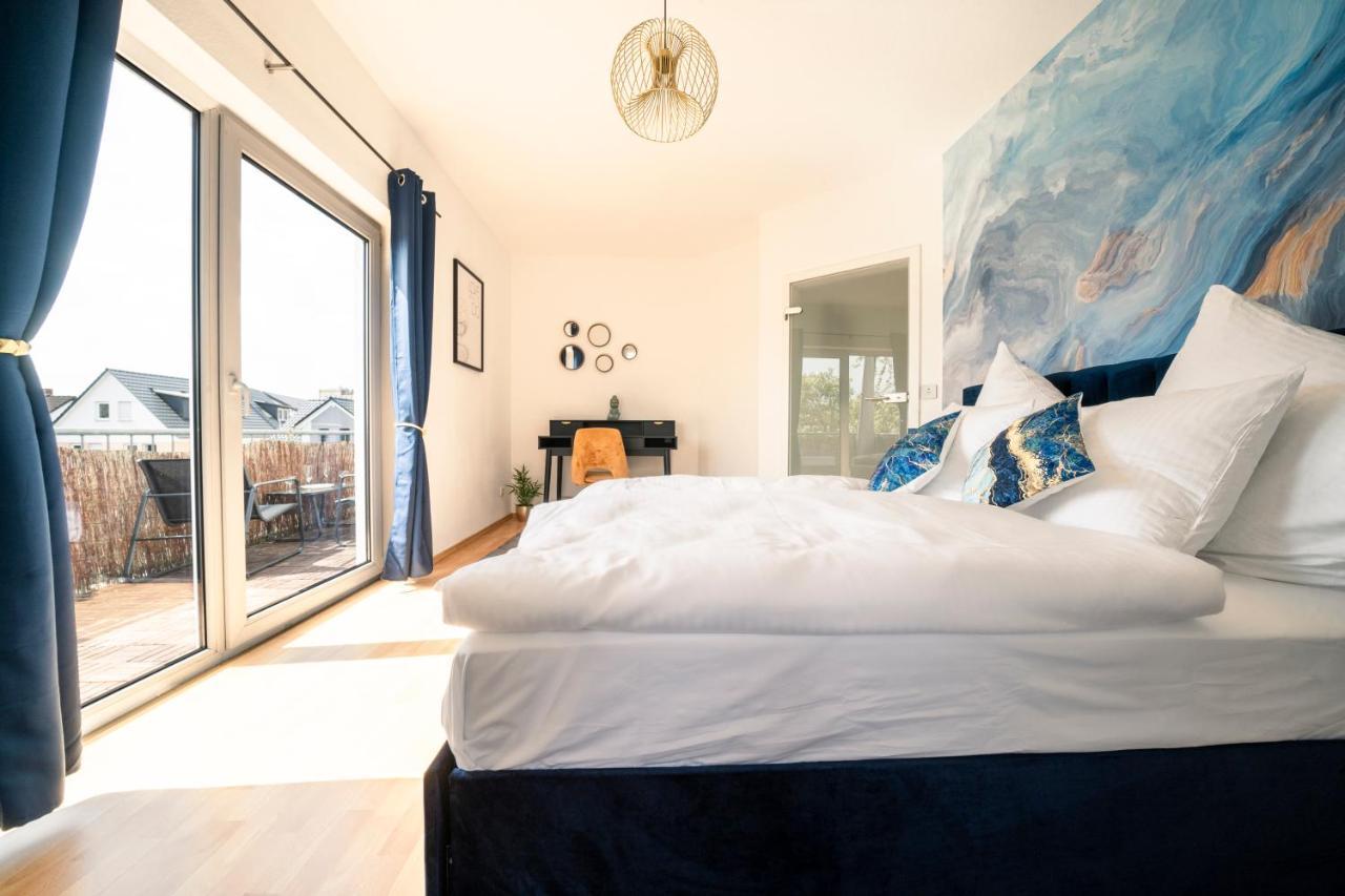Penthouse-suite Near *